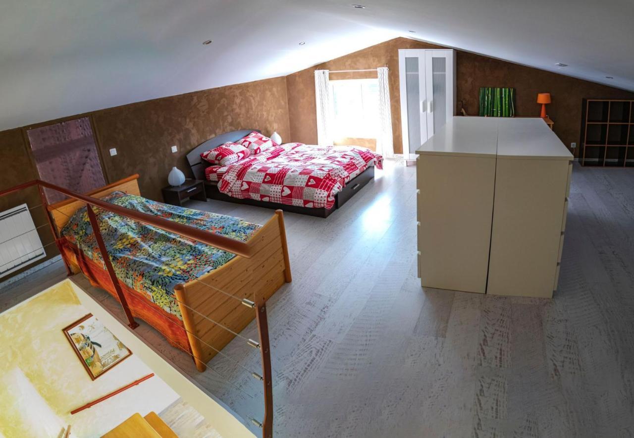Maison entière moderne Renwez Extérieur photo